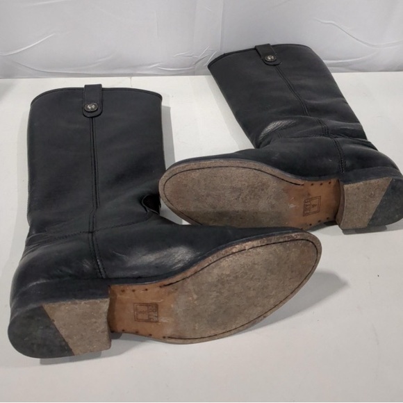 Frye, size 8, Black Leather Riding Boots, in original box - Picture 3 of 6